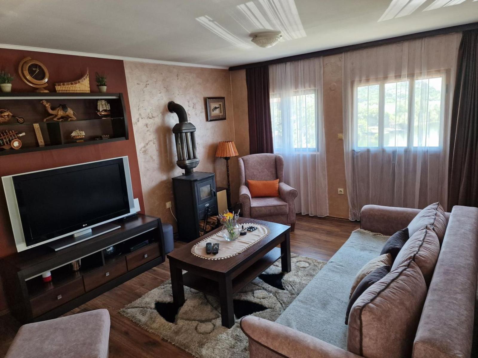 Lakeside Oasis Home Karuc Bagian luar foto